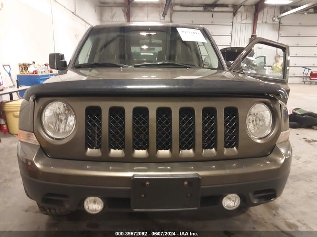 1C4NJRBB1FD216981 Jeep Patriot Sport