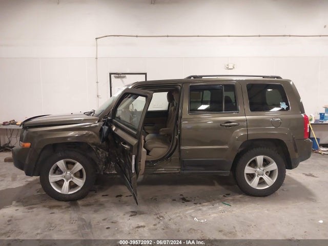 1C4NJRBB1FD216981 Jeep Patriot Sport