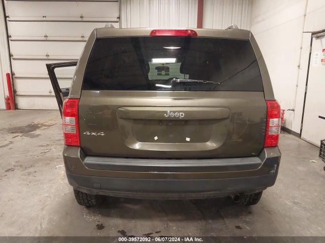 1C4NJRBB1FD216981 Jeep Patriot Sport