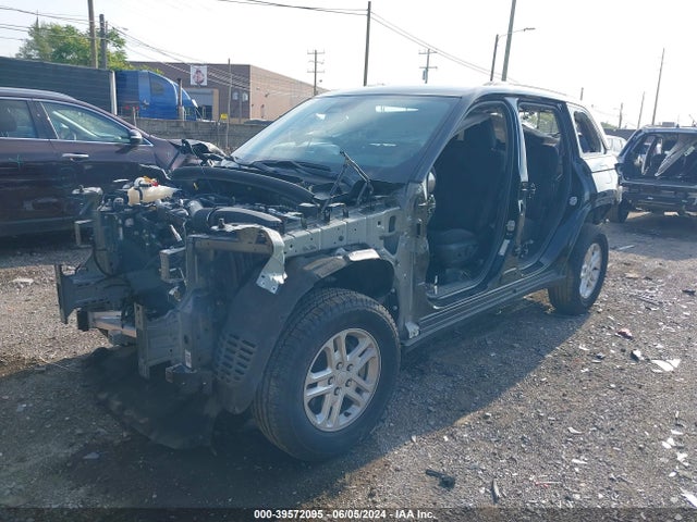 1C4RJHAG1R8951143 Jeep Grand Cherokee Laredo 4x4
