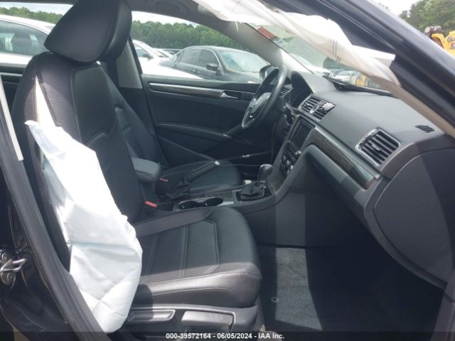 1VWBT7A34HC033561 Volkswagen Passat 1.8t Se