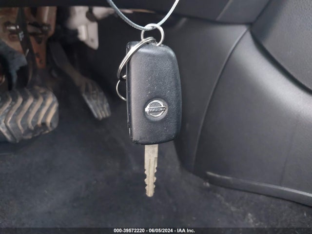 Nissan ROGUE S 2017 JN8AT2MV7HW255366 Image 11