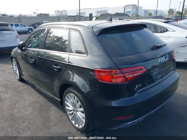 WAUUPBFF3HA059597 Audi A3 E-tron 1.4t Premium