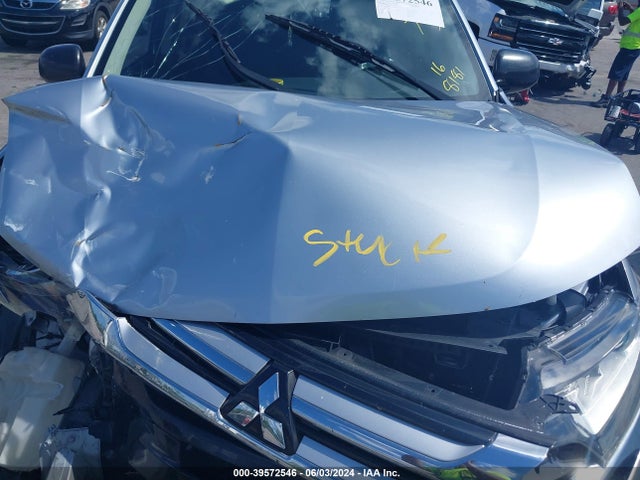 JA4AZ3A33GZ038181 Mitsubishi Outlander Es