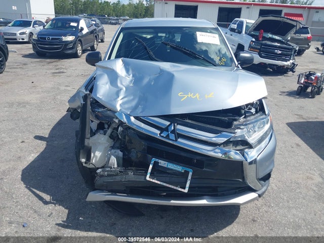 JA4AZ3A33GZ038181 Mitsubishi Outlander Es