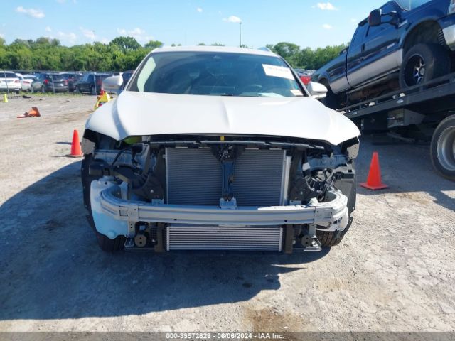 2LMPJ6J9XPBL10726 Lincoln Nautilus Standard