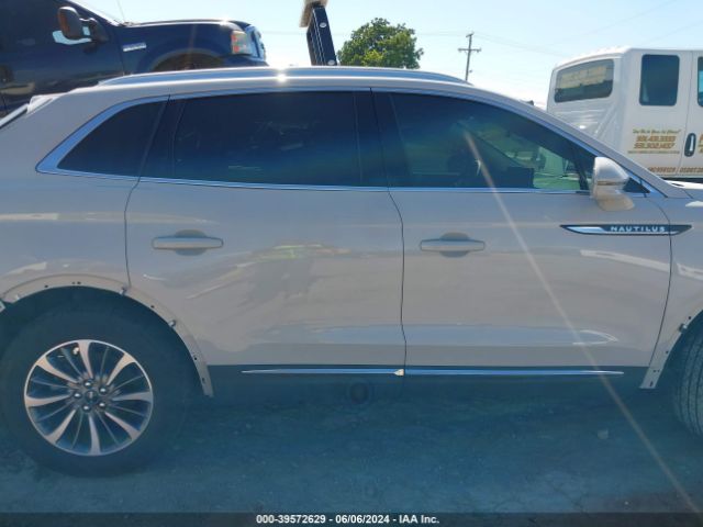 2LMPJ6J9XPBL10726 Lincoln Nautilus Standard