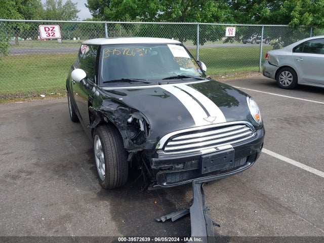 2009 MINI COOPER WMWMF33569TW73411 Photo 0