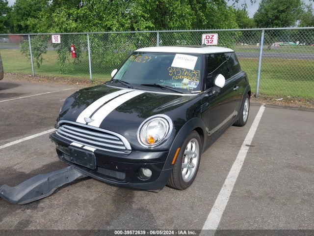 2009 MINI COOPER WMWMF33569TW73411 Photo 1