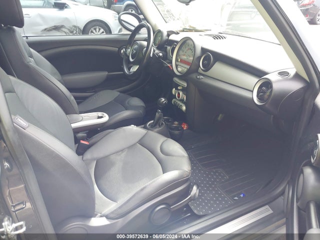 2009 MINI COOPER WMWMF33569TW73411 Photo 4