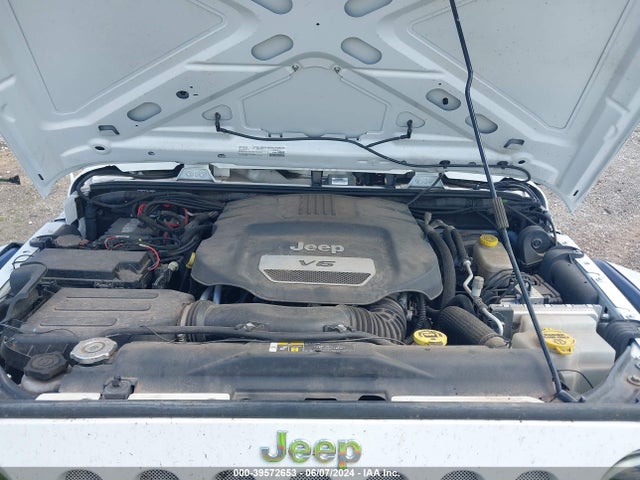 1C4BJWDG9HL661472 Jeep Wrangler Unlimited Sport 4x4