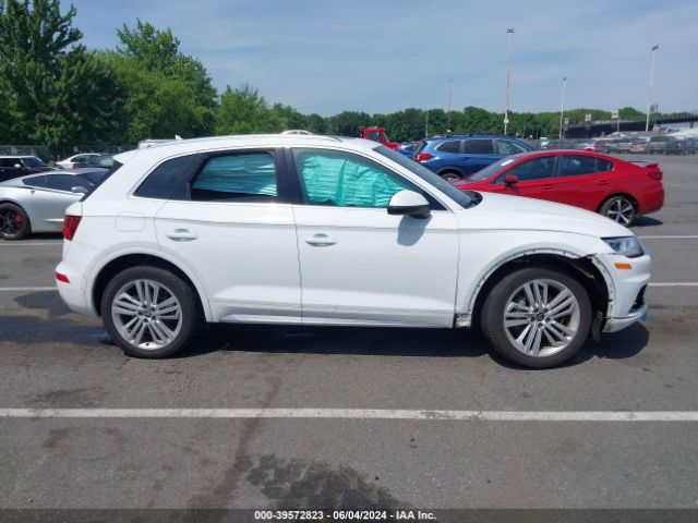 WA1BNAFY0J2024277 Audi Q5 2.0t Premium/2.0t Tech Premium