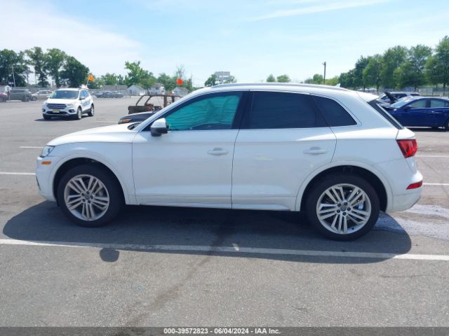 WA1BNAFY0J2024277 Audi Q5 2.0t Premium/2.0t Tech Premium