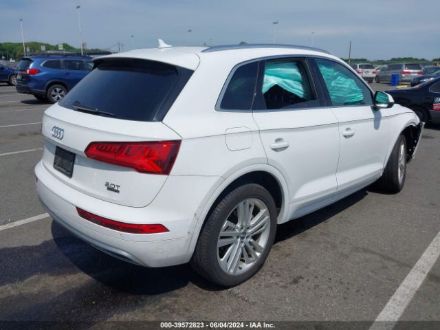 WA1BNAFY0J2024277 Audi Q5 2.0t Premium/2.0t Tech Premium