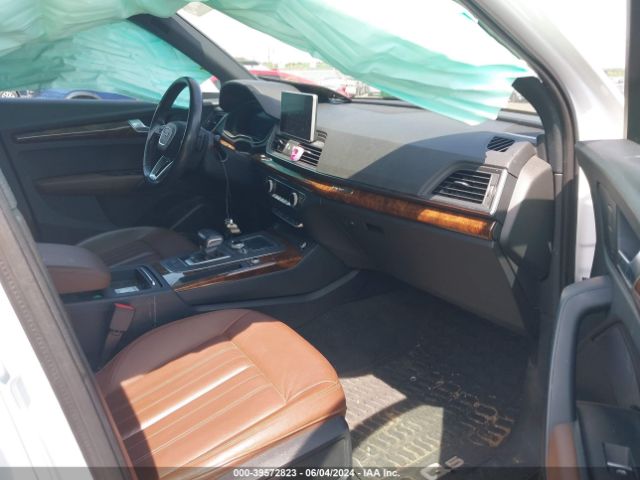 WA1BNAFY0J2024277 Audi Q5 2.0t Premium/2.0t Tech Premium