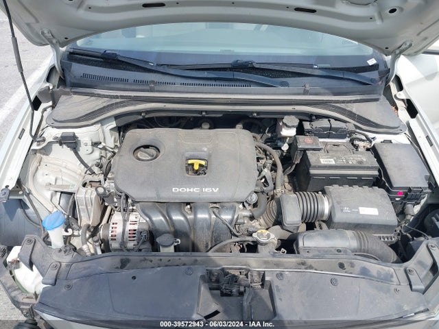 Hyundai ELANTRA SE 2017 5NPD74LF0HH152766 Image 10