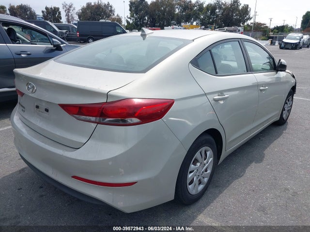 Hyundai ELANTRA SE 2017 5NPD74LF0HH152766 Image 4
