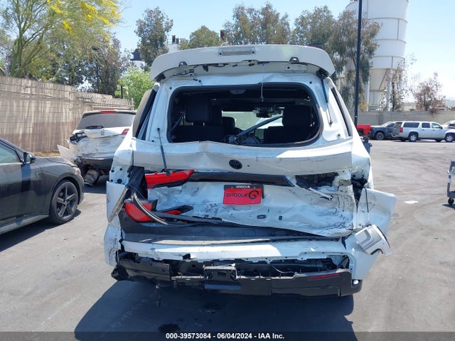Toyota Sequoia Platinum 2024 7SVAAABA2RX034996 Image 6
