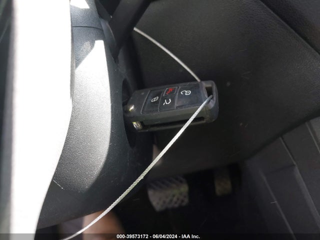 3VV1B7AX3KM111484 Volkswagen Tiguan 2.0t S