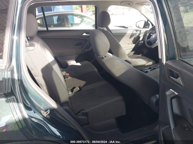 3VV1B7AX3KM111484 Volkswagen Tiguan 2.0t S
