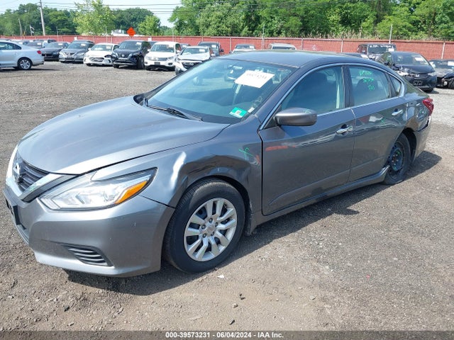 Nissan Altima 2.5 S 2018 1N4AL3AP8JC279504 Image 2