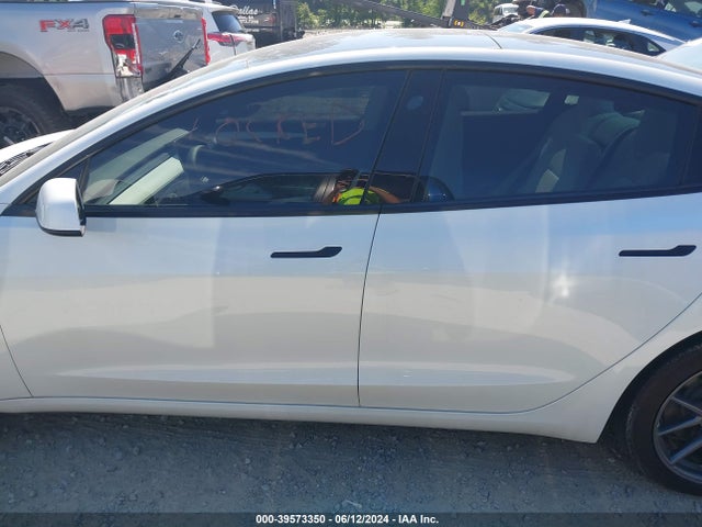 Tesla Model 3 Long Range Dual Motor All-wheel Drive 2022 5YJ3E1EB2NF332027 Image 13