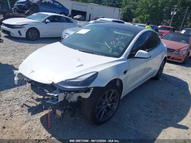 Tesla Model 3 Long Range Dual Motor All-wheel Drive 2022 5YJ3E1EB2NF332027 Image 2