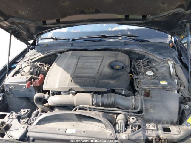SAJAJ4FX7JCP19938 Jaguar Xe 25t Premium