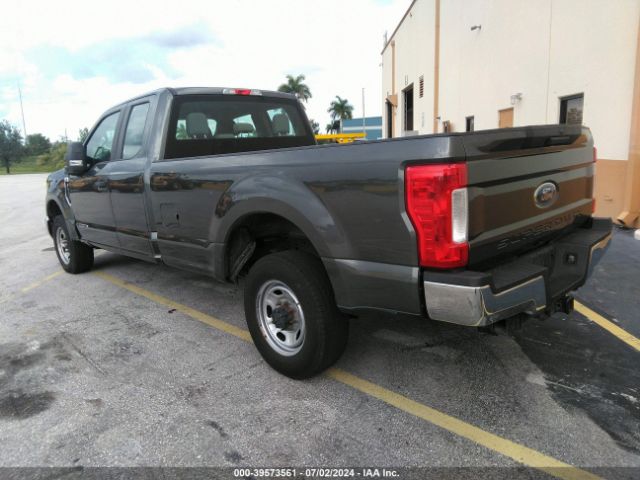 1FT7X3AT2KEG19595 Ford F-350 Xl