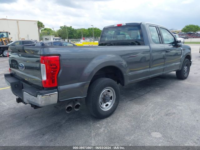 1FT7X3AT2KEG19595 Ford F-350 Xl