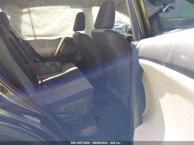 Toyota RAV4 LE 2015 JTMZFREV3FJ044205 Image 8