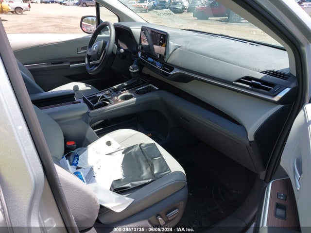 Toyota SIENNA XLE 2021 5TDYSKFC8MS039495 Image 5