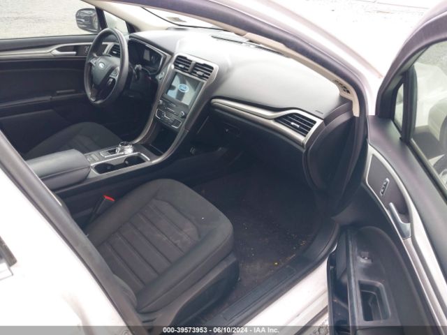 3FA6P0HD3LR143256 Ford FUSION SE