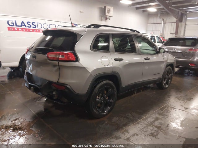 1C4PJMAB0HW557499 Jeep Cherokee Altitude 4x4
