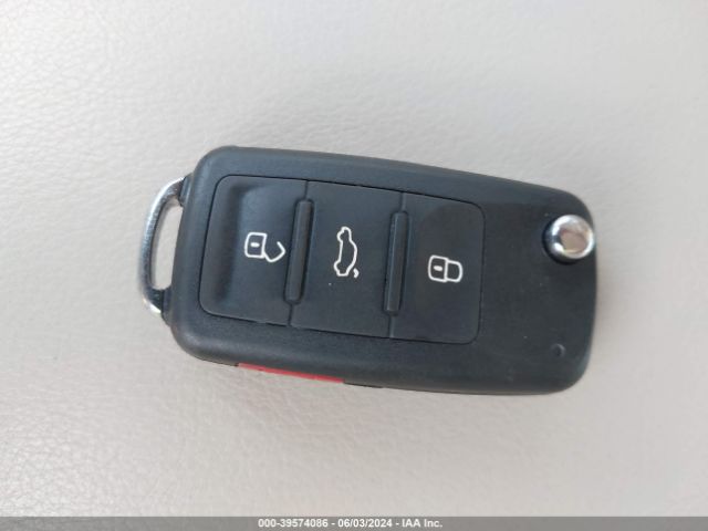 1VWBS7A33GC061529 Volkswagen Passat 1.8t Se