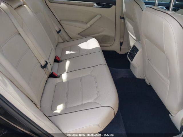 1VWBS7A33GC061529 Volkswagen Passat 1.8t Se