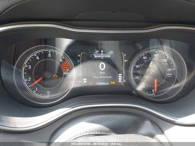 1C4PJLLB2MD137465 Jeep Cherokee Altitude Fwd