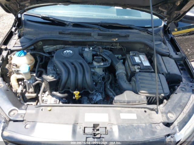 3VW2K7AJ8EM335026 Volkswagen Jetta 2.0l S