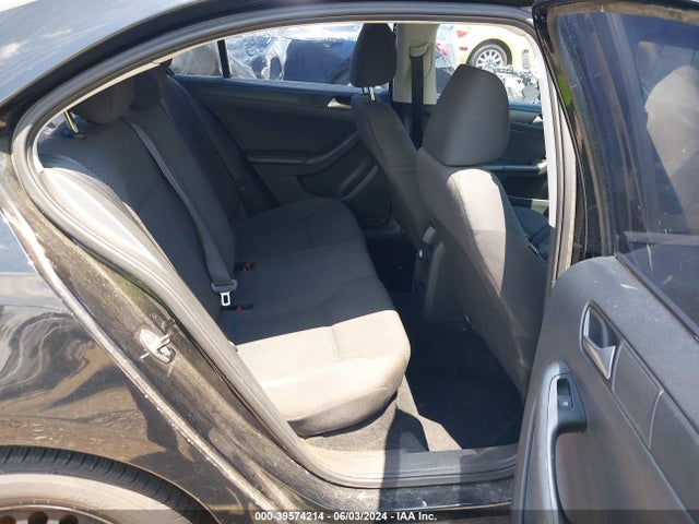 3VW2K7AJ8EM335026 Volkswagen Jetta 2.0l S