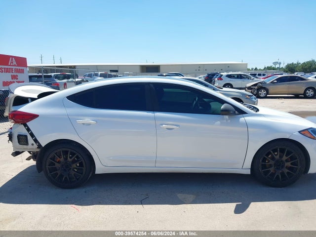 Hyundai ELANTRA SEL 2018 5NPD84LF5JH365053 Image 13