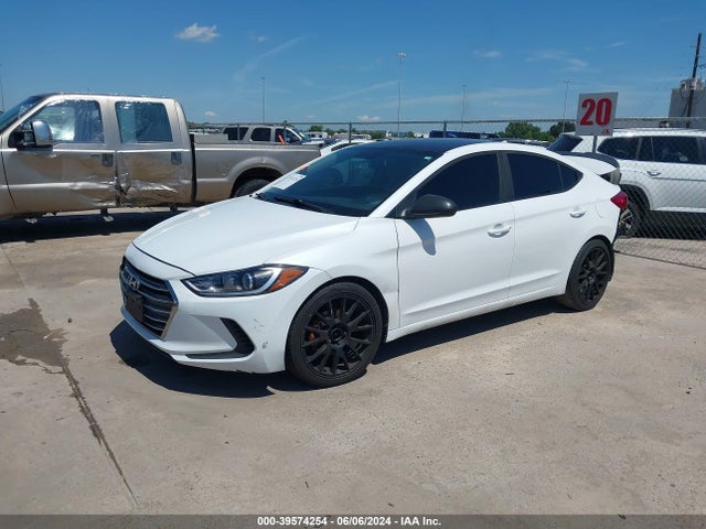 Hyundai ELANTRA SEL 2018 5NPD84LF5JH365053 Image 2
