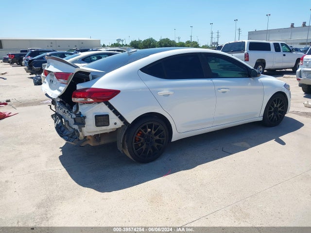 Hyundai ELANTRA SEL 2018 5NPD84LF5JH365053 Image 4