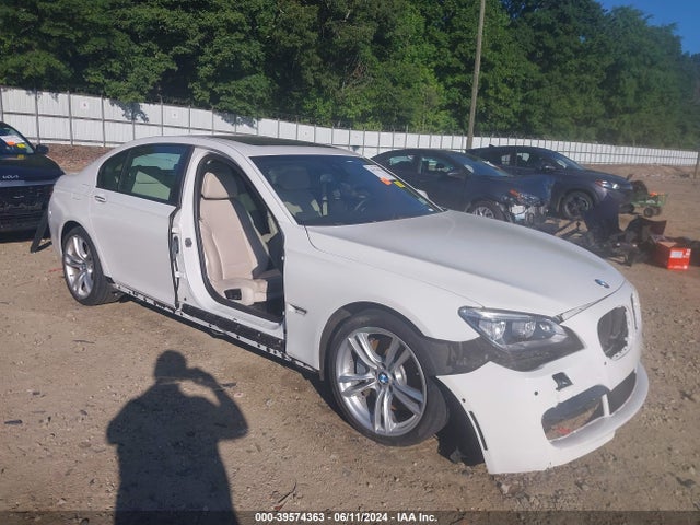 BMW 750li Xdrive 2015 WBAYF8C50FD654728 Image 1