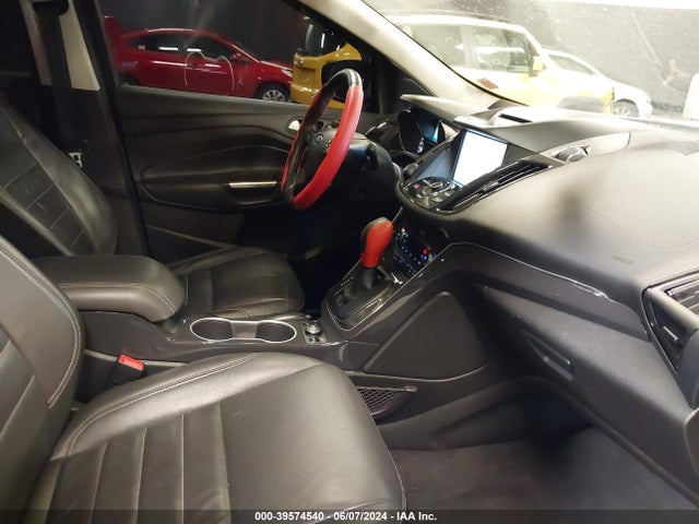 Ford Escape Titanium 2015 1FMCU9J92FUB33536 Image 5