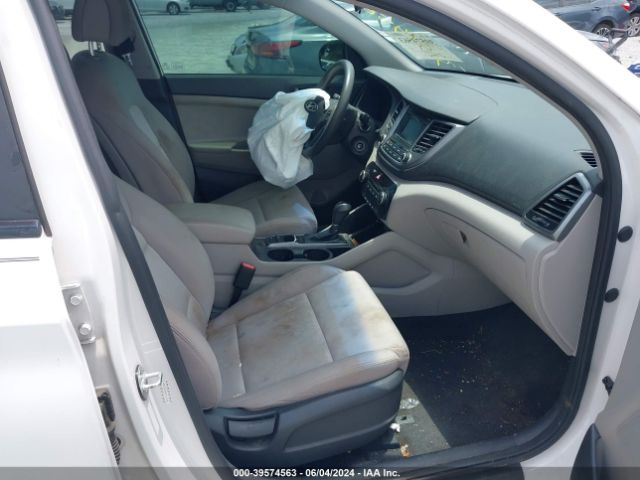 KM8J33A46GU161448 Hyundai TUCSON SE