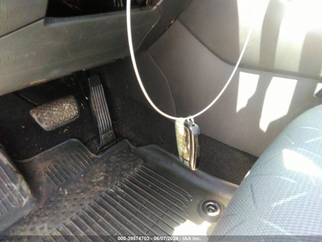 2T3P1RFV0KC027895 Toyota Rav4 Xle