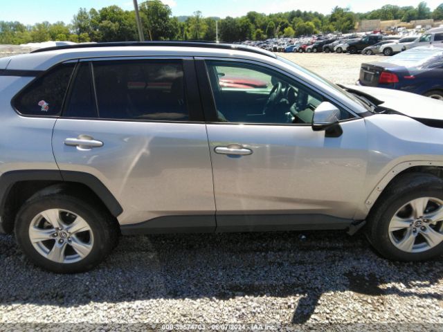 2T3P1RFV0KC027895 Toyota Rav4 Xle