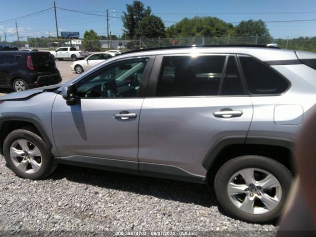 2T3P1RFV0KC027895 Toyota Rav4 Xle