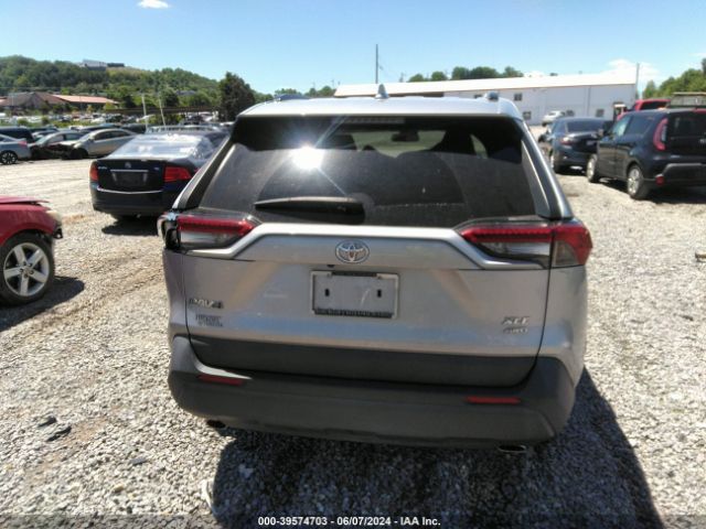 2T3P1RFV0KC027895 Toyota Rav4 Xle