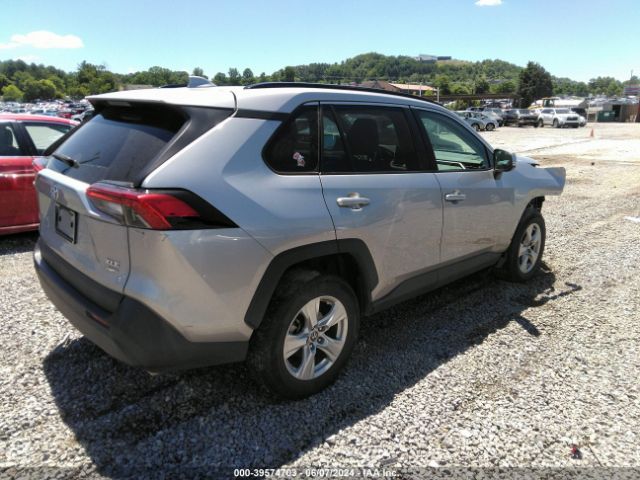 2T3P1RFV0KC027895 Toyota Rav4 Xle